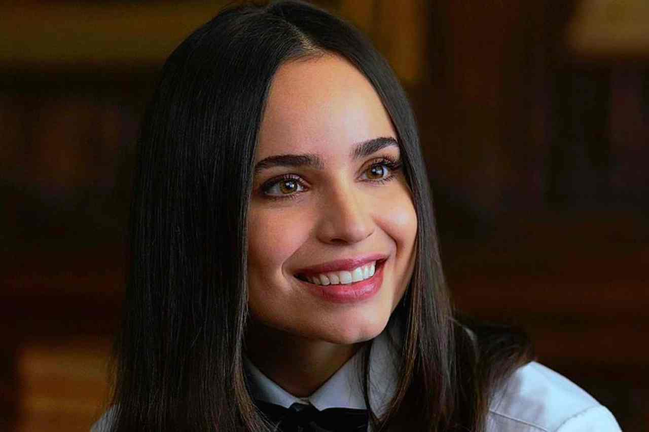 My Oxford Year Confirms How Old Anna Is – And It’s Not the Same Age as Actress Sofia Carson My Oxford Year Confirms How Old Anna Is – And It’s Not the Same Age as Actress Sofia Carson